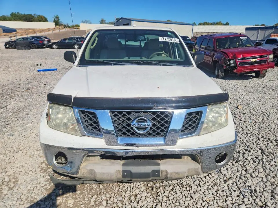 2011 NISSAN FRONTIER SV V6  