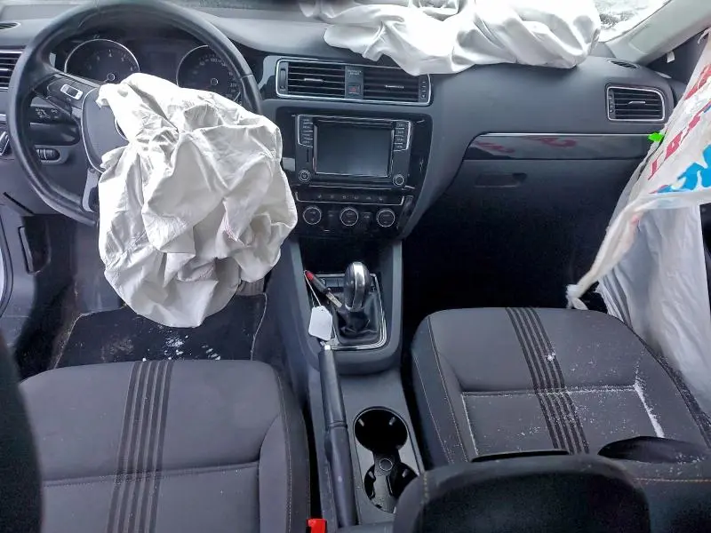 2017 VOLKSWAGEN JETTA SE  