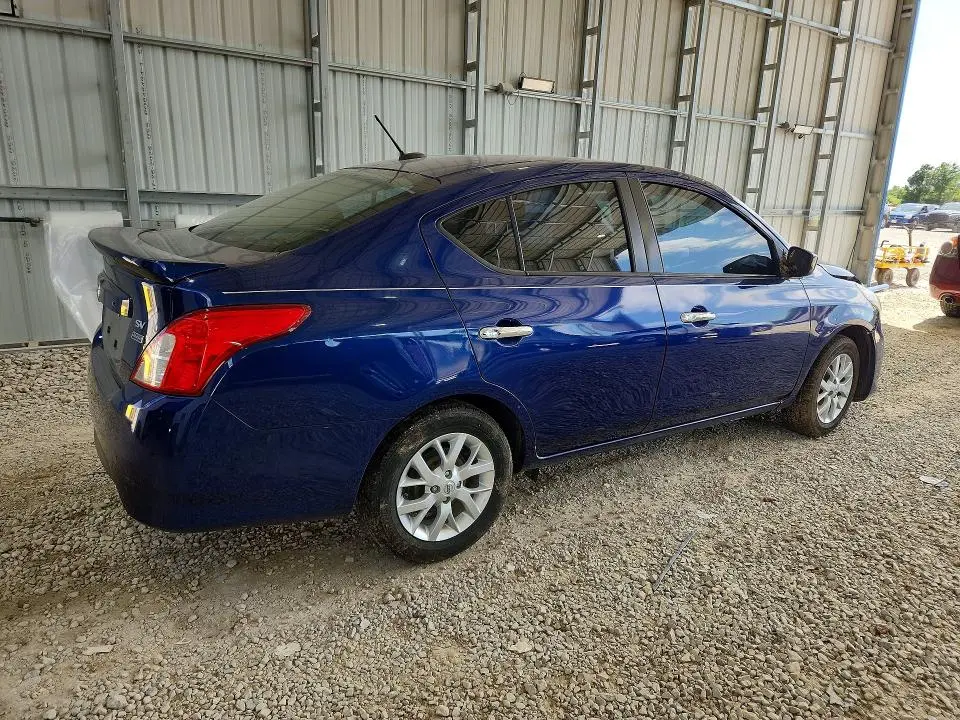 2018 NISSAN VERSA SV  