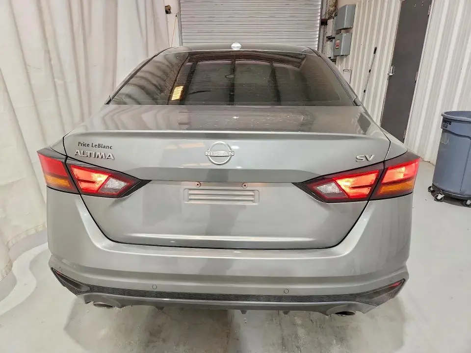 2023 NISSAN ALTIMA SV  