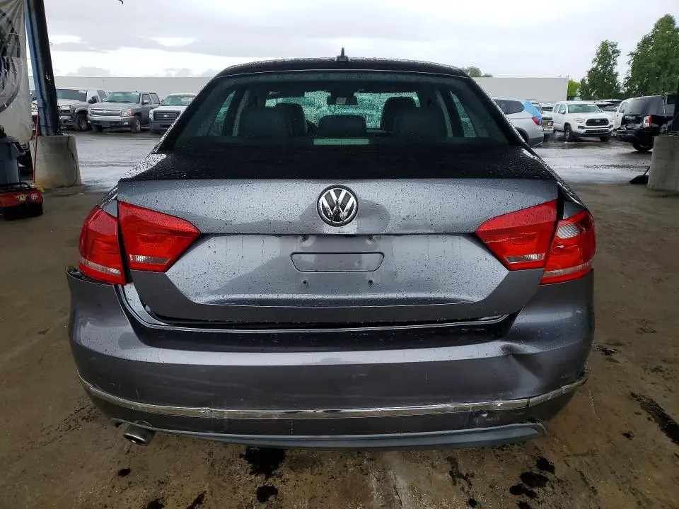 2015 VOLKSWAGEN PASSAT SE  