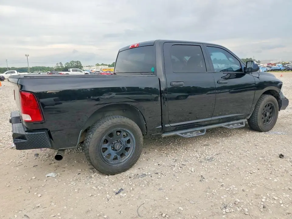 2015 RAM 1500 ST  