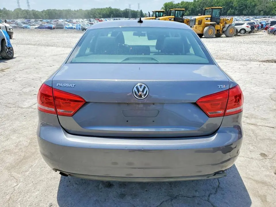 2015 VOLKSWAGEN PASSAT S  
