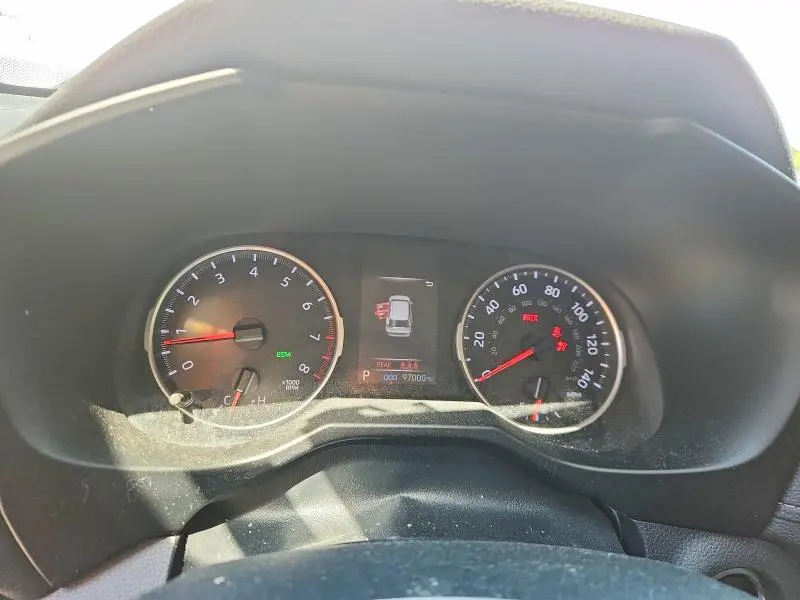 2020 TOYOTA RAV4 XLE  
