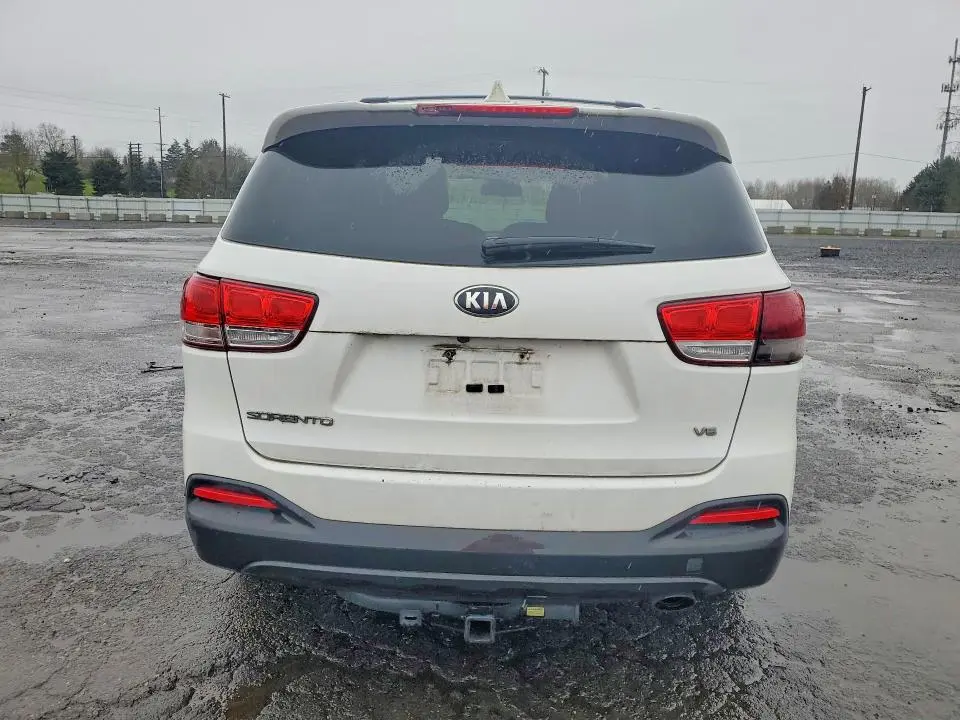 2016 KIA SORENTO LX V6  