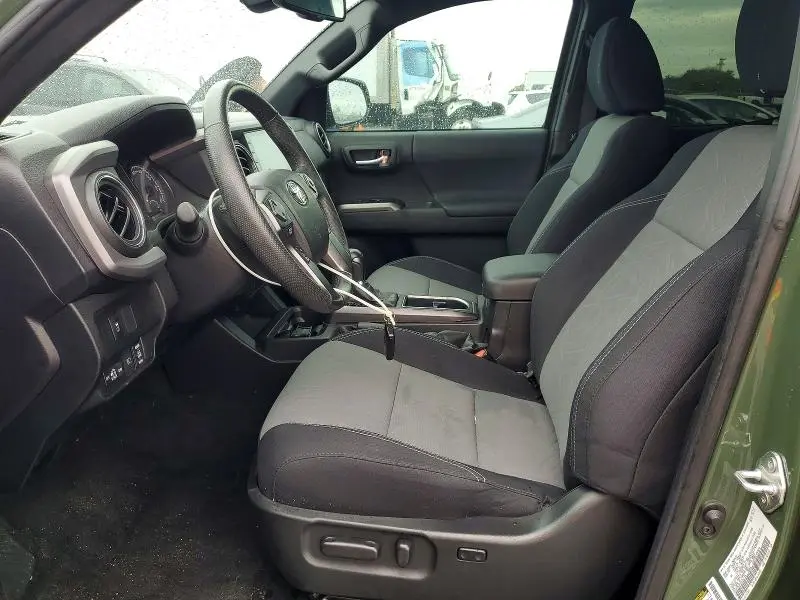 2021 TOYOTA TACOMA SR5 V6  