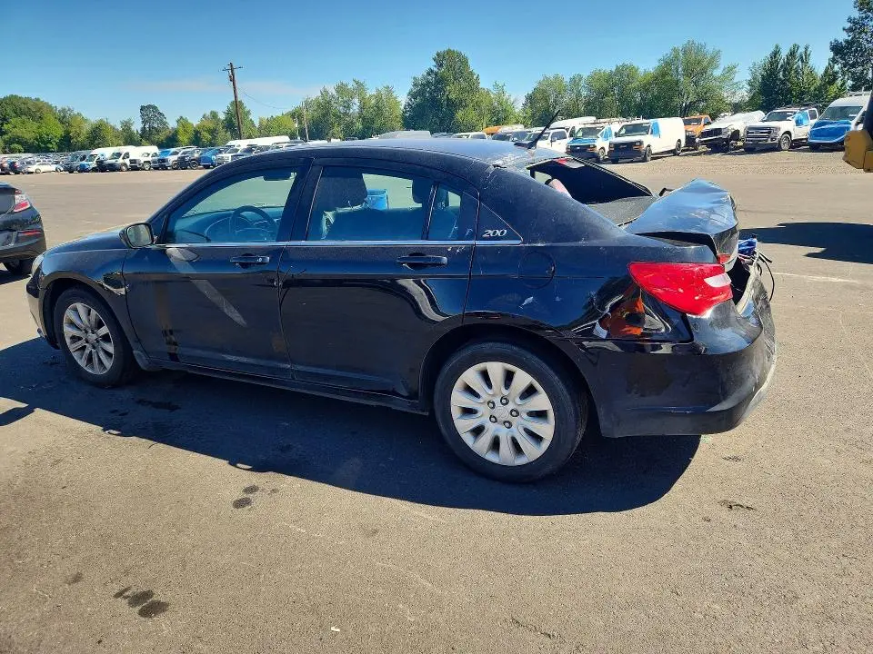 2013 CHRYSLER 200 LX  