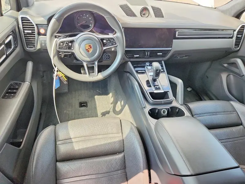 2022 PORSCHE CAYENNE GTS  