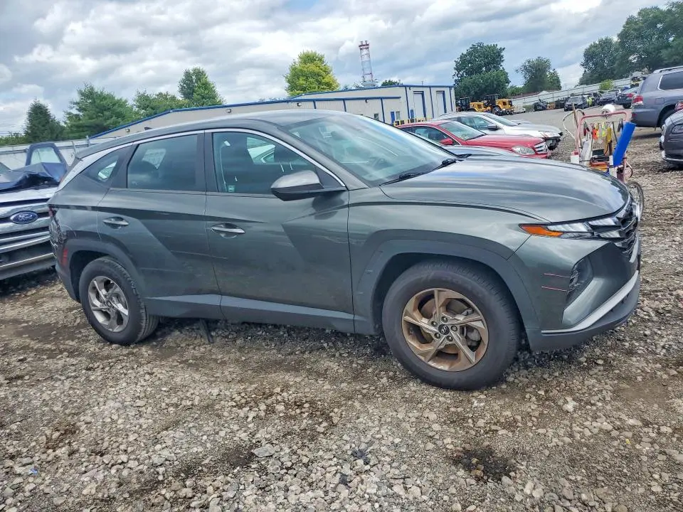 2022 HYUNDAI TUCSON SE  