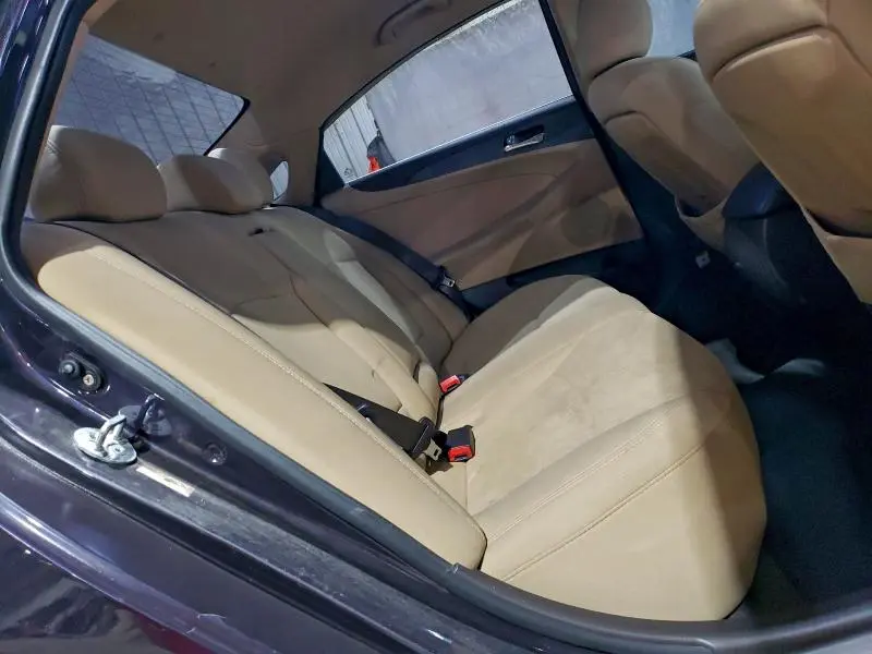 2011 HYUNDAI SONATA GLS  