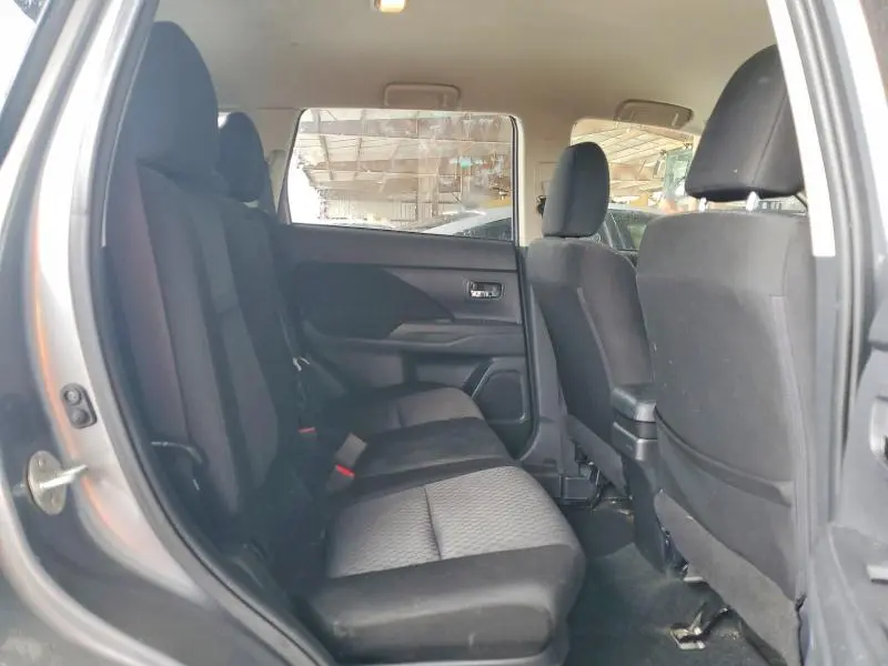 2014 MITSUBISHI OUTLANDER SE  