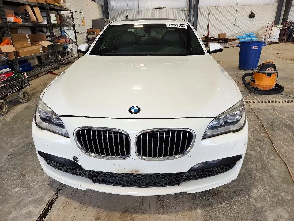 2013 BMW 750 XI  