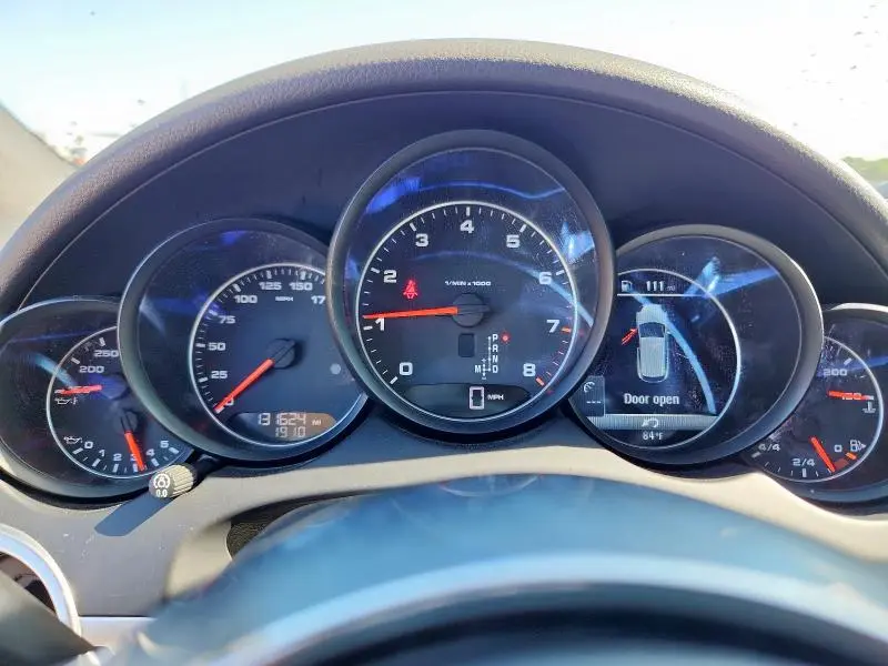 2016 PORSCHE CAYENNE   