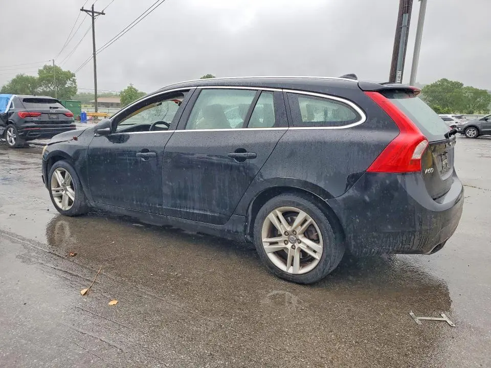 2015 VOLVO V60 PREMIER+  