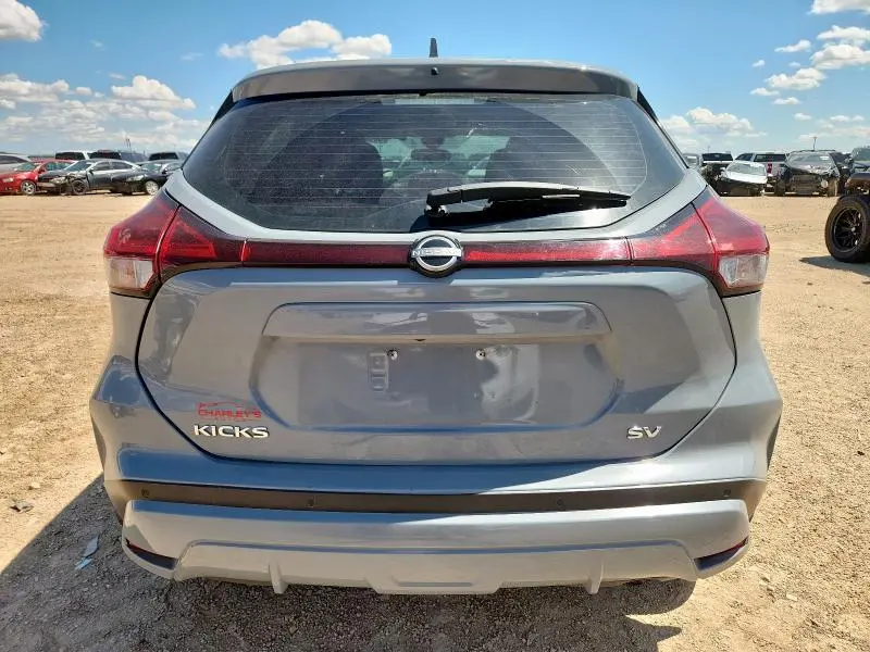 2022 NISSAN KICKS SV  