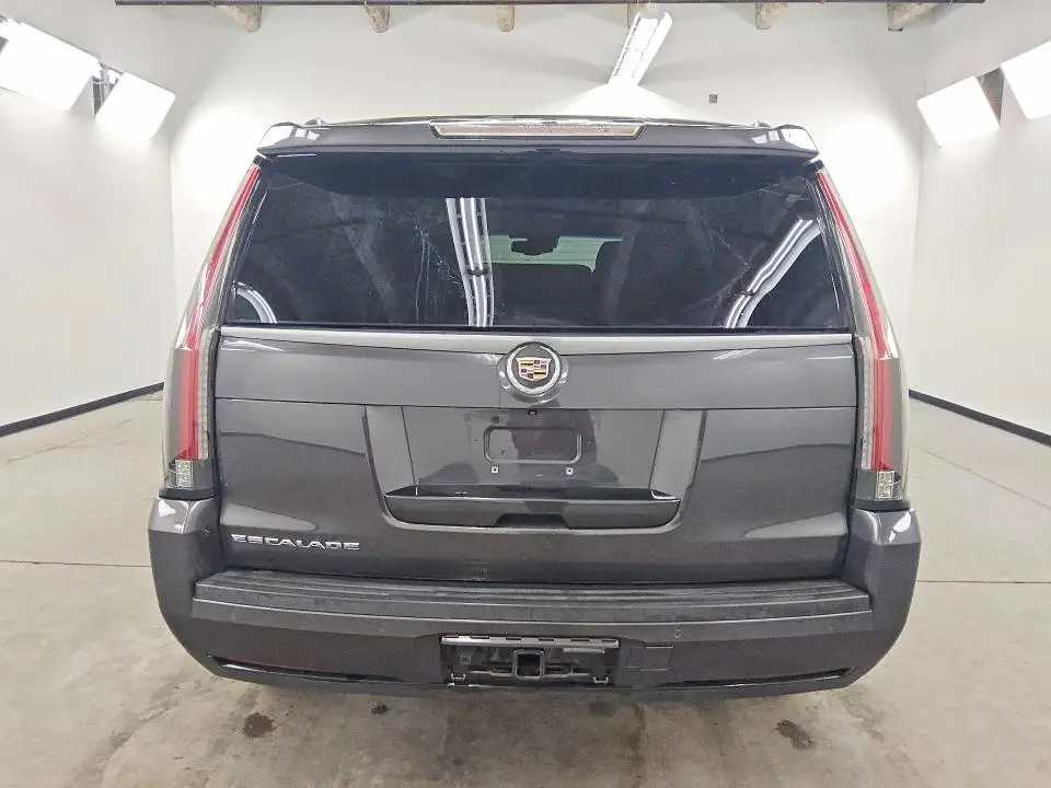 2015 CADILLAC ESCALADE LUXURY  