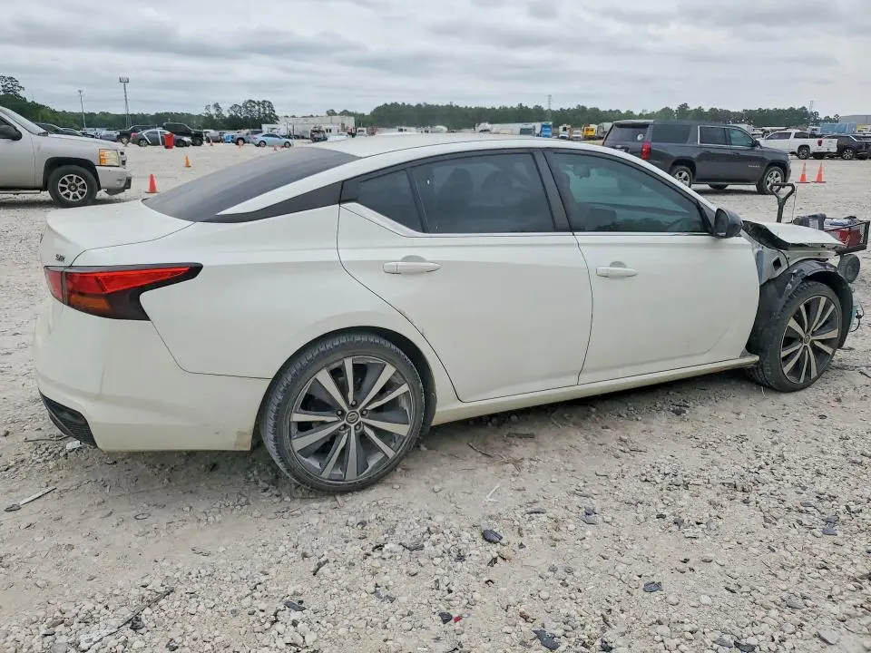 2019 NISSAN ALTIMA SR  