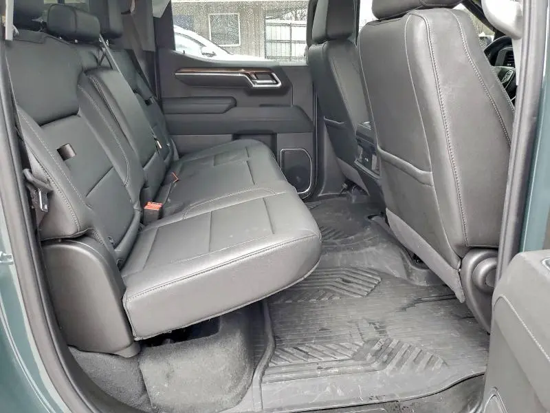 2025 CHEVROLET SILVERADO K1500 LT  