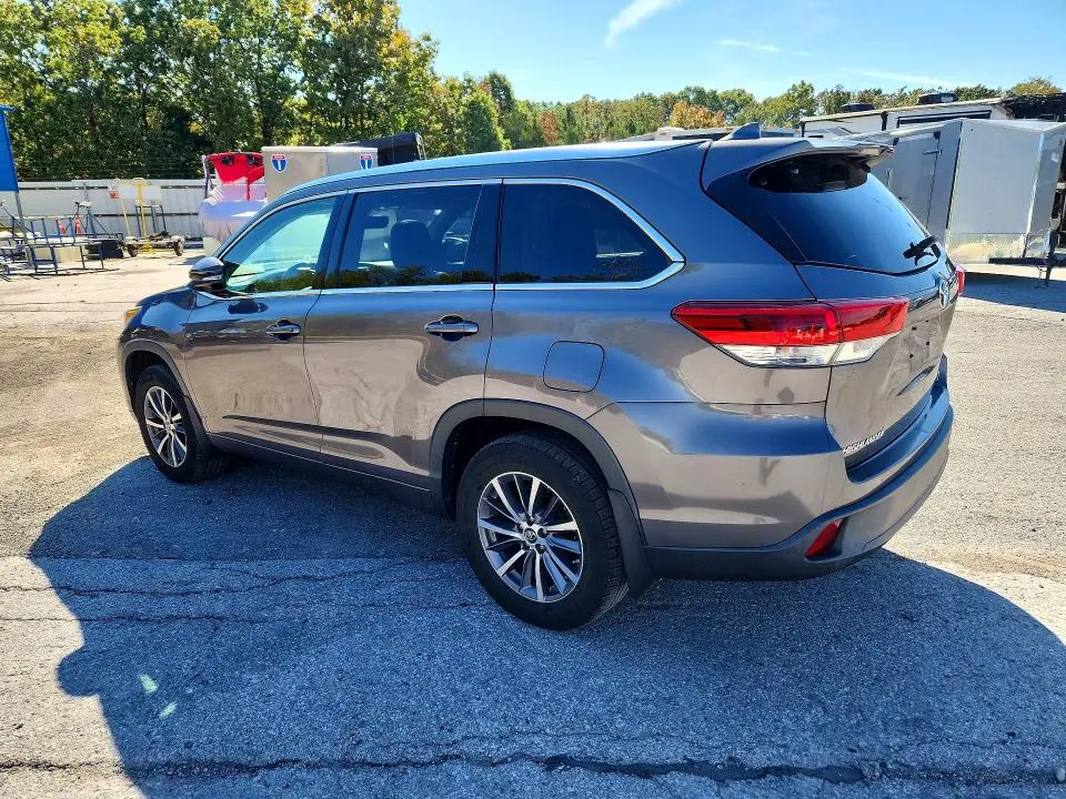 2018 TOYOTA HIGHLANDER XLE  