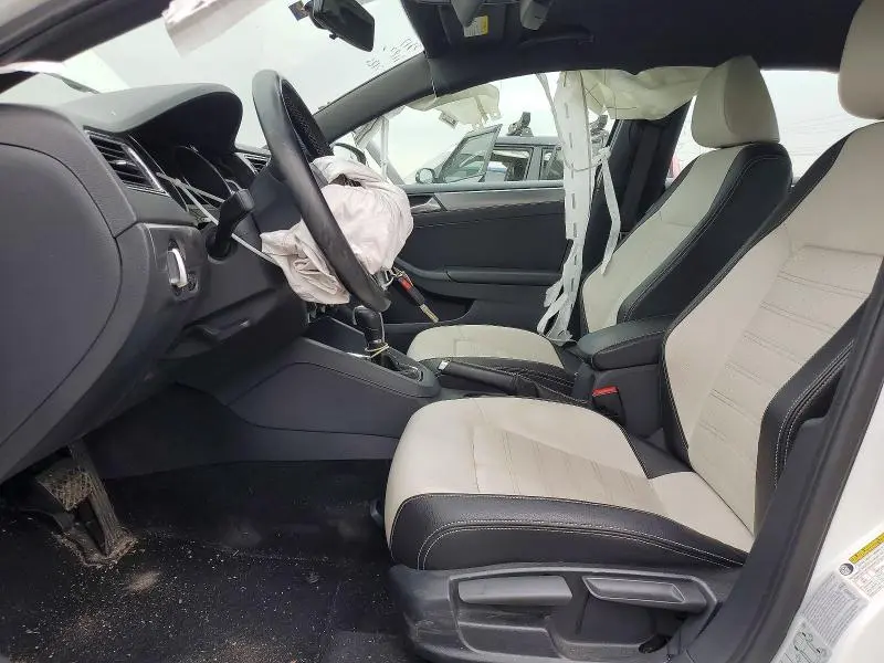 2016 VOLKSWAGEN JETTA SPORT  