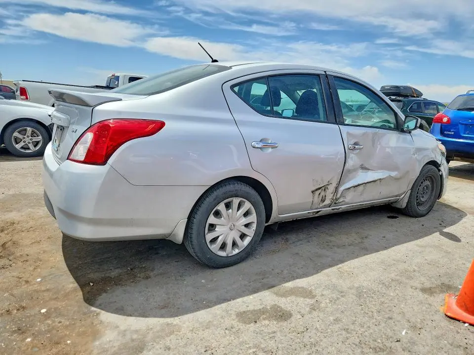 2018 NISSAN VERSA SV  