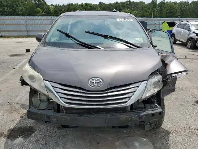 2015 TOYOTA SIENNA XLE  