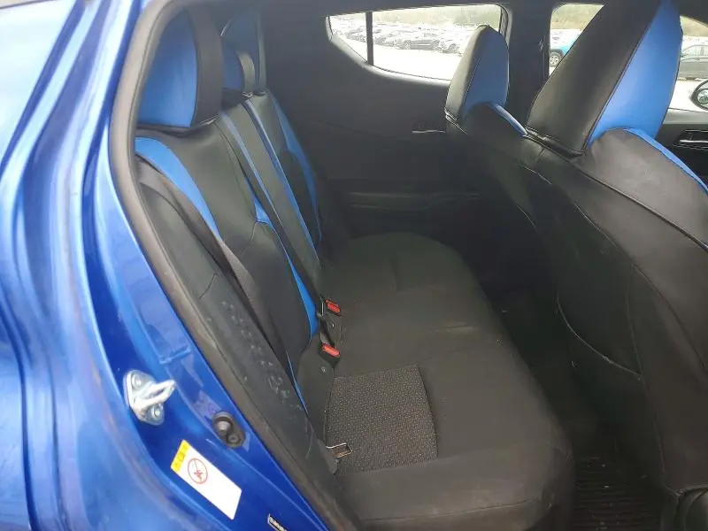 2019 TOYOTA C-HR LE  