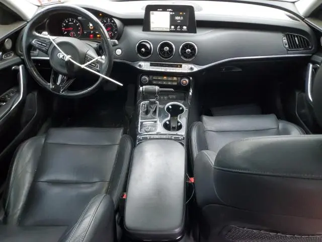 2018 KIA STINGER PREMIUM  