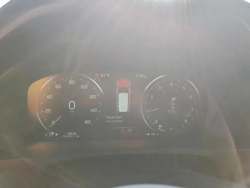 2019 VOLVO XC90 T6 MOMENTUM  