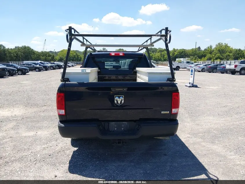 2017 RAM 1500 TRADESMAN  4X2 5'7 BOX