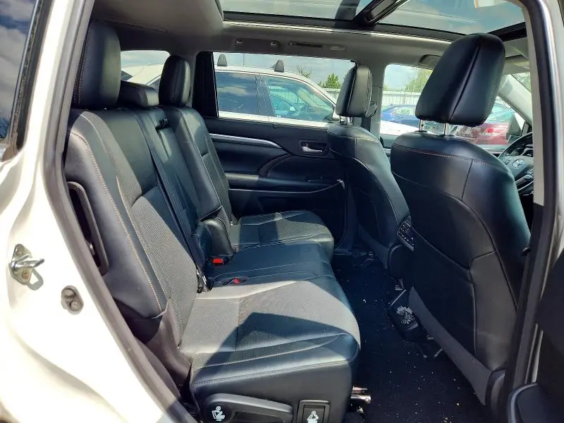 2018 TOYOTA HIGHLANDER LIMITED PLATINUM  