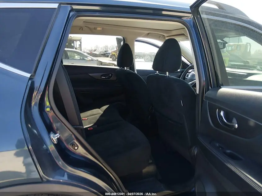 2015 NISSAN ROGUE SV