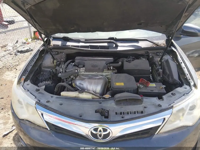 2014 TOYOTA CAMRY SE