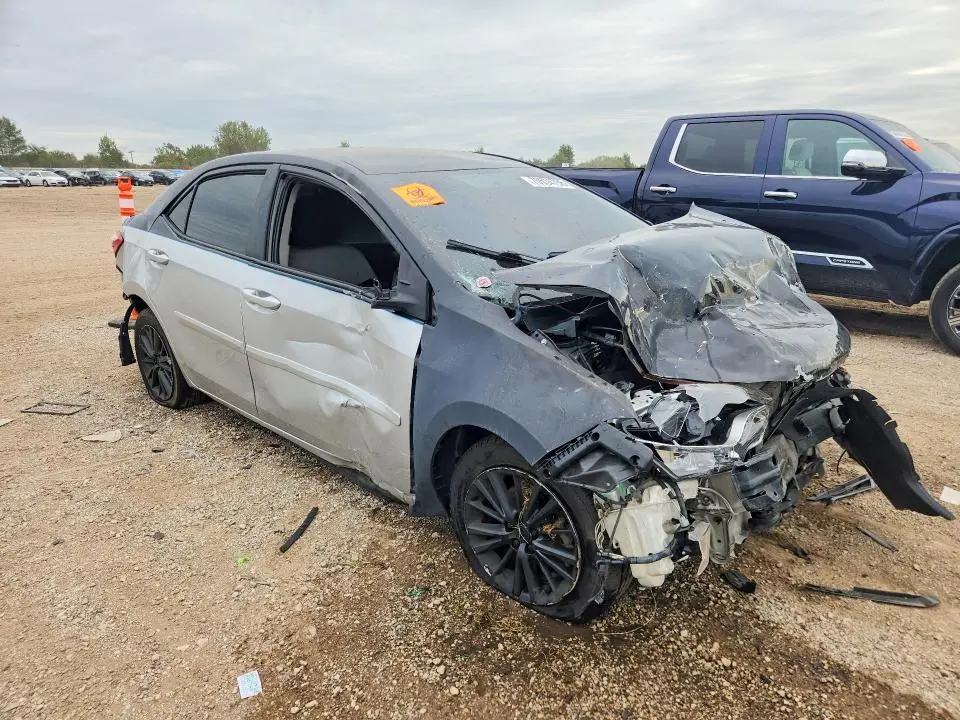 2015 TOYOTA COROLLA LE PLUS  