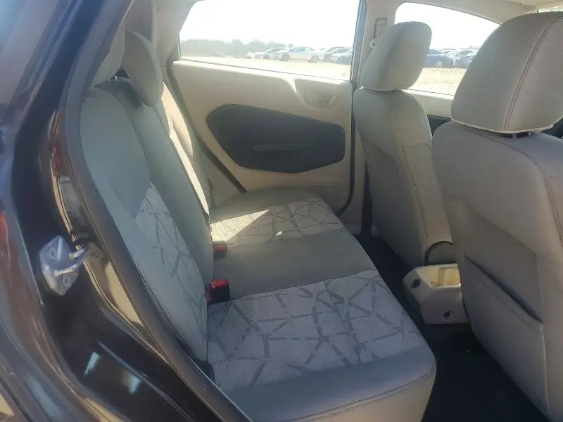 2011 FORD FIESTA SE  
