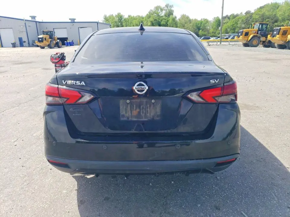 2020 NISSAN VERSA SV  