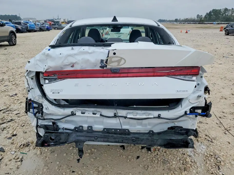 2025 HYUNDAI ELANTRA BLUE  