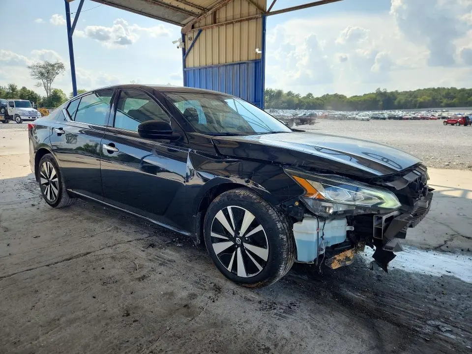 2019 NISSAN ALTIMA SV  