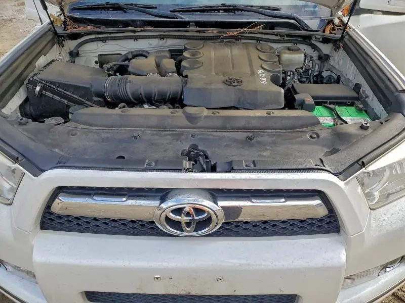 2010 TOYOTA 4RUNNER SR5  