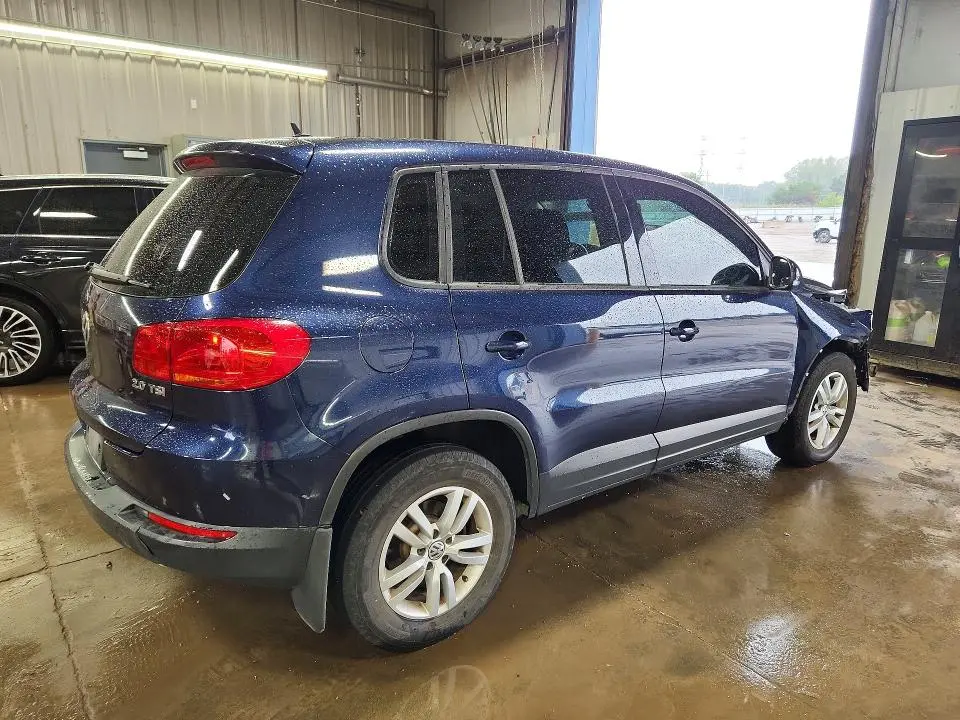 2013 VOLKSWAGEN TIGUAN S  