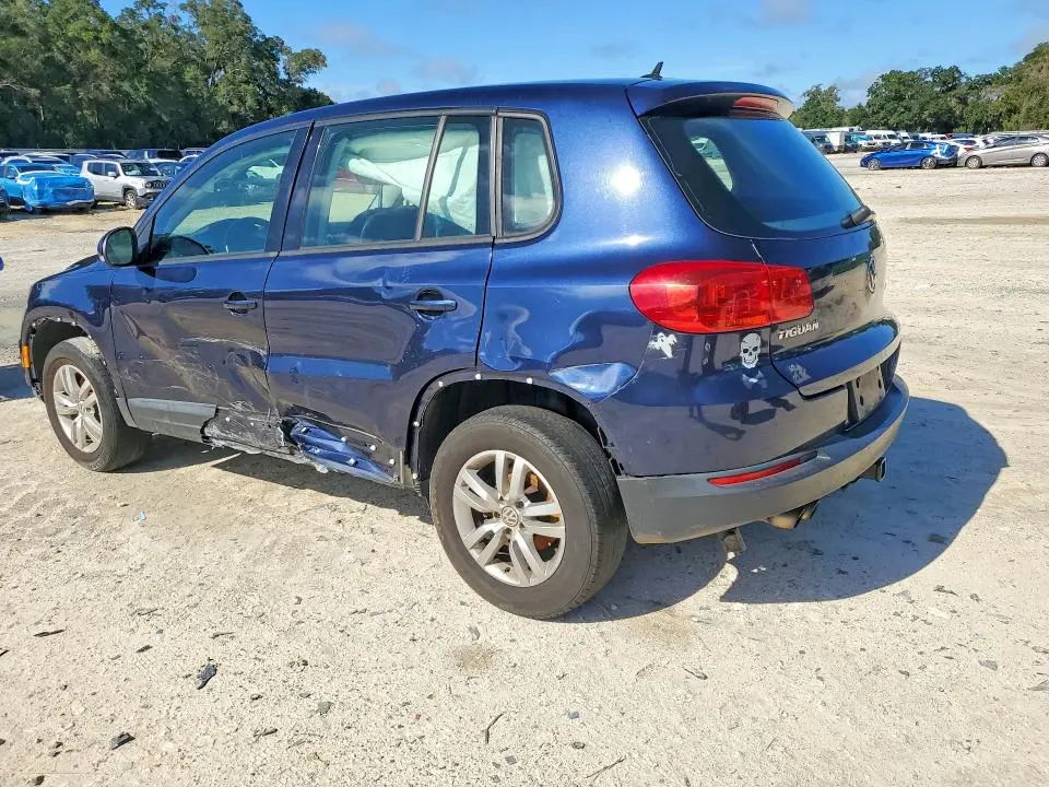 2013 VOLKSWAGEN TIGUAN S  