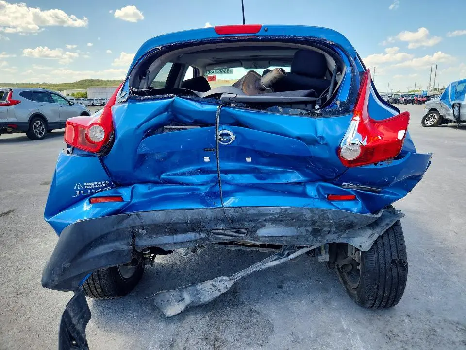2011 NISSAN JUKE S  