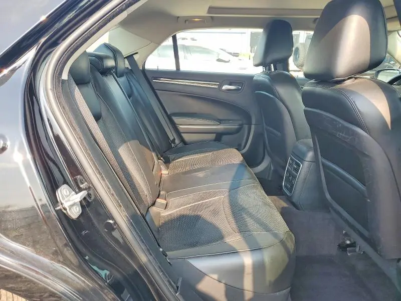 2016 CHRYSLER 300C   
