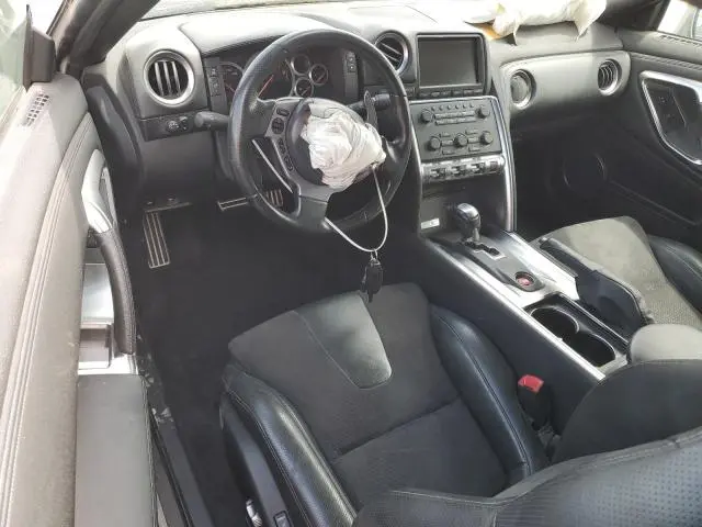 2010 NISSAN GT-R BASE