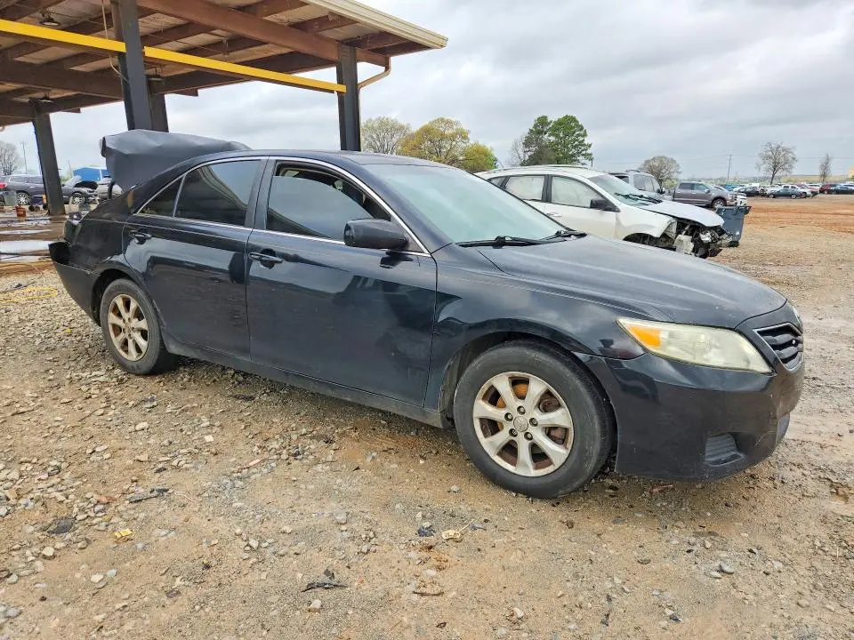 2011 TOYOTA CAMRY LE  