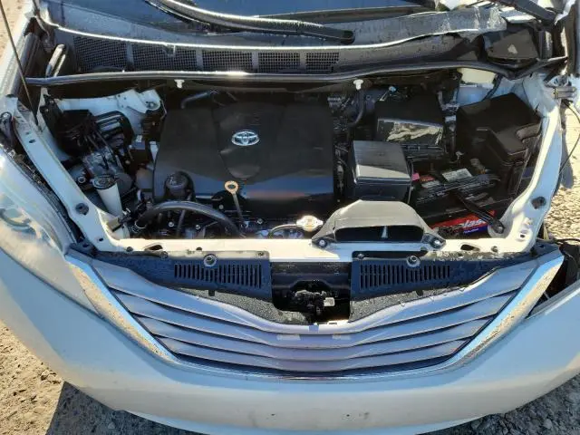 2017 TOYOTA SIENNA XLE PREMIUM 8-PASSENGER  