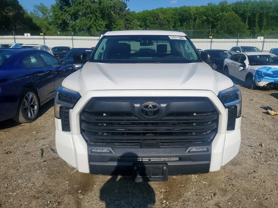 2023 TOYOTA TUNDRA SR5  