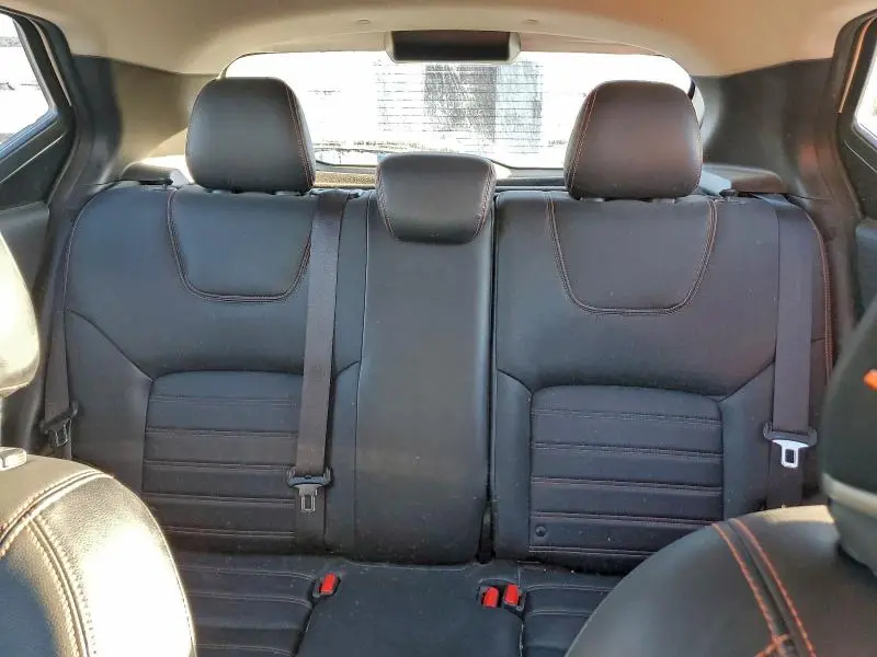 2019 NISSAN KICKS S  