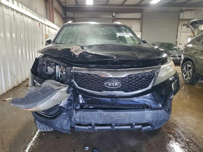 2011 KIA SORENTO LX  