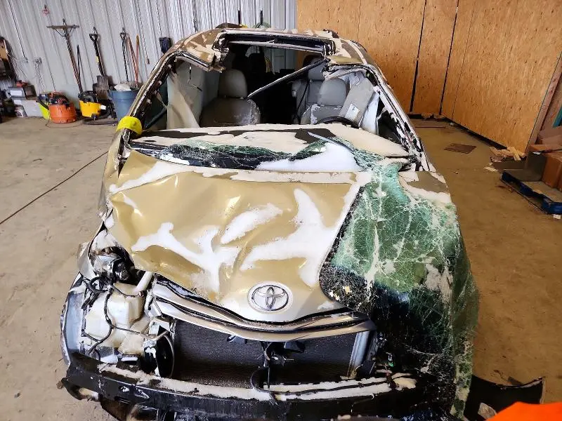 2017 TOYOTA SIENNA XLE  